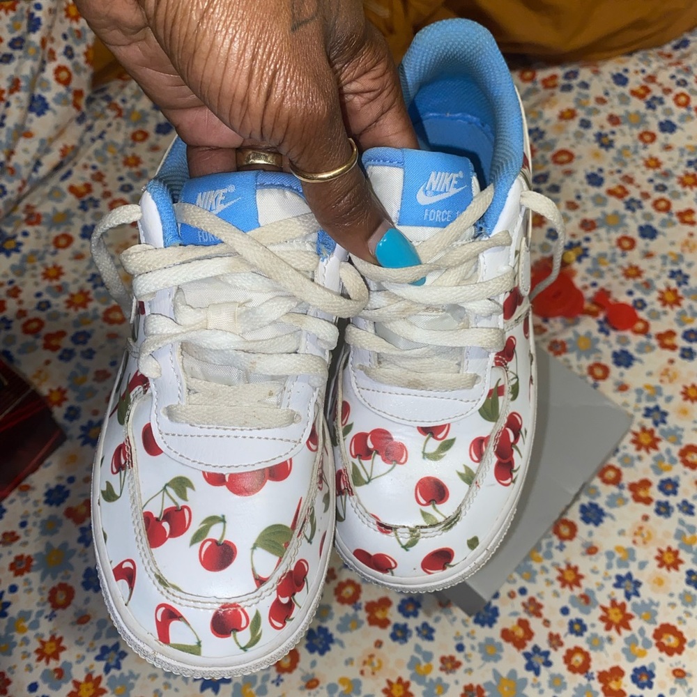 Little girls Air Force 1’s